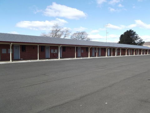 Bushmans Motor Inn - Accommodation Cairns 2