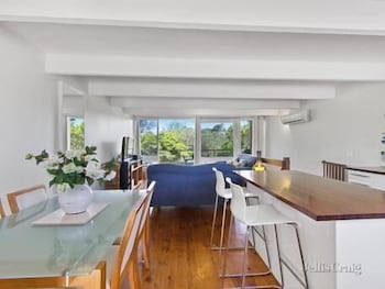 Bayside St Johns Close - Accommodation Cairns 0