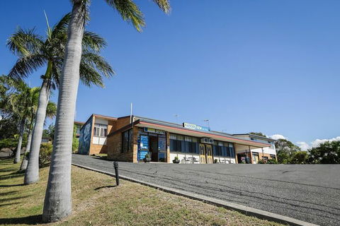 Harbour View Motel - Accommodation Cairns 2