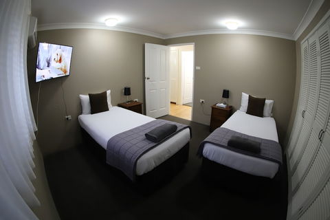 Sleepy Hill Motor Inn - Accommodation Cairns 2