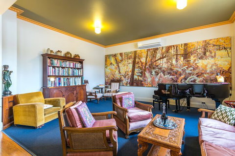 Northern Arts Hotel - Accommodation Cairns 5