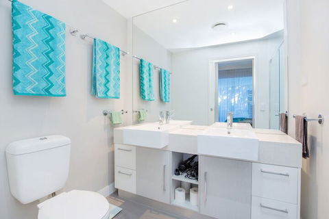 Silvershore Apartments On The Broadwater - Accommodation Cairns 1