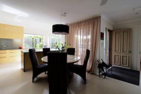 Akai Hana - Accommodation Cairns 0