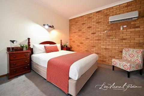 Narrandera Club Motor Inn - Accommodation Cairns 0