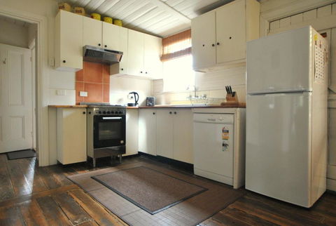 Cooma Cottage - Accommodation Cairns 1