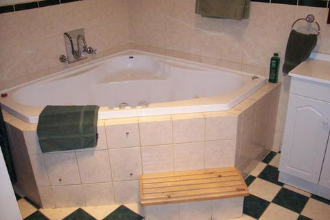 Limestone View Naracoorte - Accommodation Cairns 7