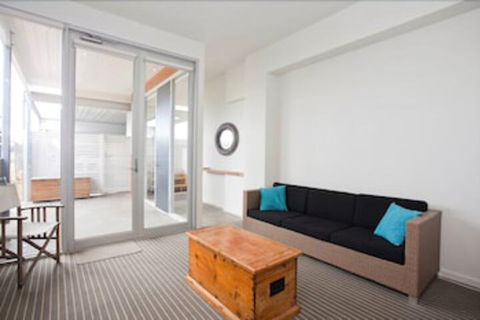 Four Kings Apartments - Accommodation Cairns 4