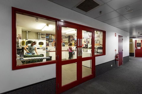 Perth City YHA Hostel - Accommodation Cairns 7