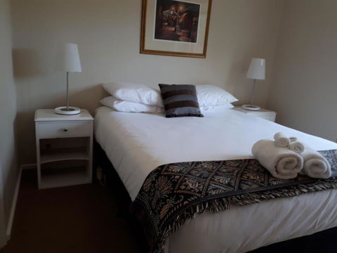 On The Banks - Accommodation Cairns 4