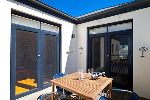 Port Boutique Accommodation - Accommodation Cairns 6