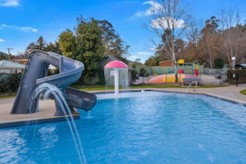 Bright Caravan Park - Accommodation Cairns 0