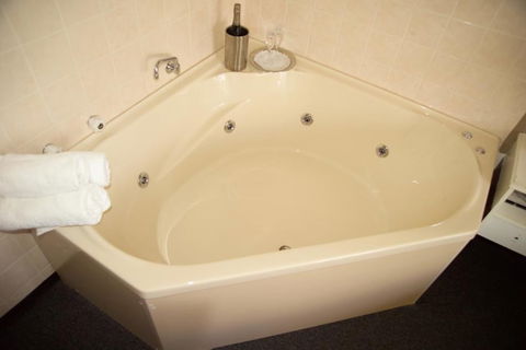 Buffalo Motor Inn - Accommodation Cairns 6