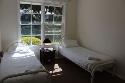 Australian Home Away At Doncaster Grange Park - Accommodation Cairns 0