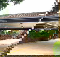 A Raceview Motor Inn - Accommodation Cairns