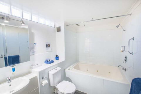 MAS Country Riverboat Lodge Motor Inn - Accommodation Cairns 7