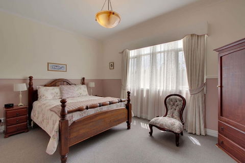 Walton House - Accommodation Cairns 2