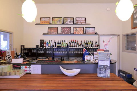 Vineyard Hill - Accommodation Cairns 6