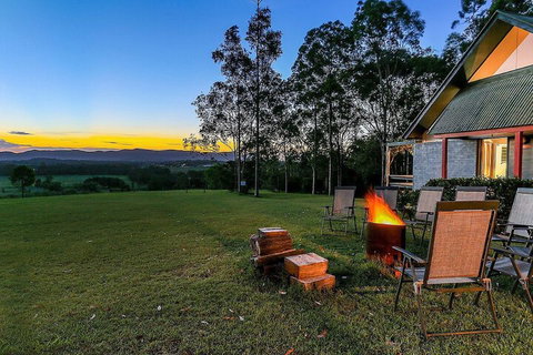 Vineyard Hill - Accommodation Cairns 2