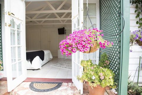 Rosebridge House Bed & Breakfast Adult Retreat - Accommodation Cairns 5