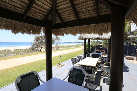 Bilinga Beach Motel - Accommodation Cairns 4