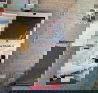 Crest Motor Inn - Accommodation Cairns