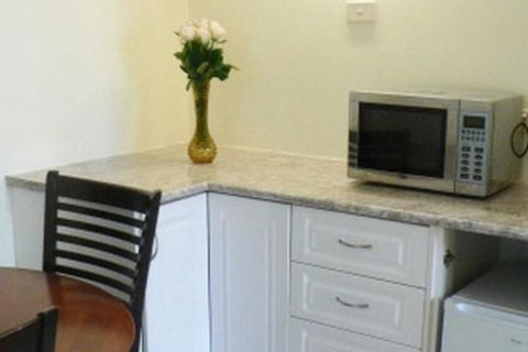 Stayinn Motel - Accommodation Cairns 2