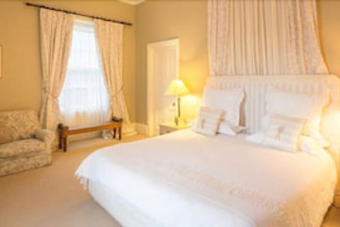 Faversham House - Accommodation Cairns 2