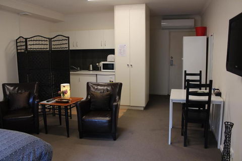 Box Hill Studio Apartment 2 - Accommodation Cairns 2