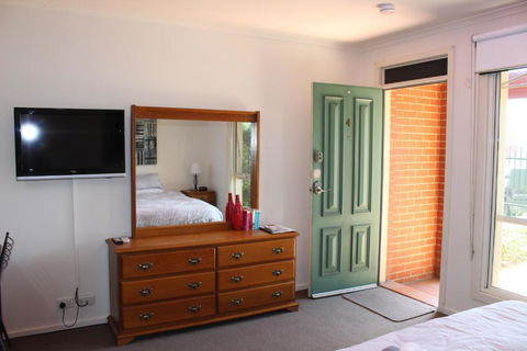 Box Hill Studio Apartment 2 - Accommodation Cairns 1
