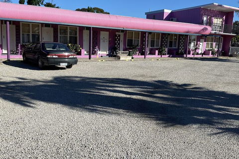 Paddle Steamer Motel - Accommodation Cairns 2