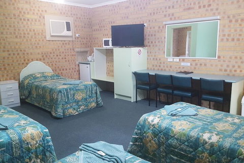 Tiaro Motor Inn - Accommodation Cairns 2