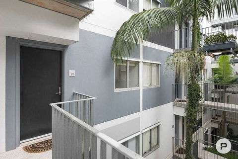 Miro Apartments - Accommodation Cairns 0