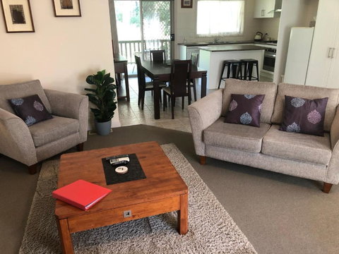 Emerald Creek Cottages - Accommodation Cairns 5