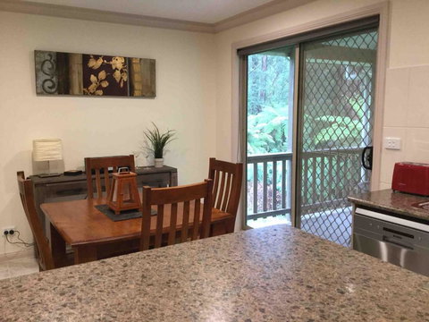 Emerald Creek Cottages - Accommodation Cairns 2