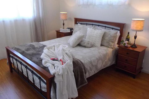 Tinaroo Sunset Retreat - Accommodation Cairns 7