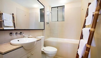 Marine Boutique Apartments - Accommodation Cairns 3