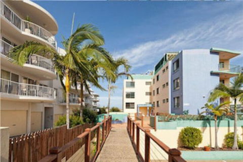 Bayviews & Harbourview Holiday Apartments - Accommodation Cairns 0