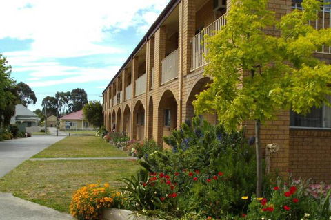Colac Mid City Motor Inn - Accommodation Cairns 1