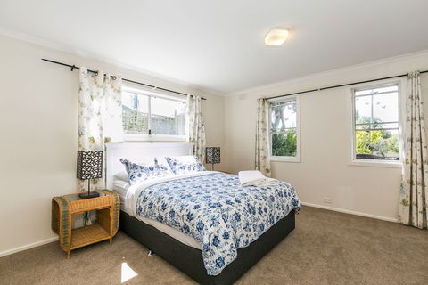 Beachfront Cottages Torquay - Accommodation Cairns 4