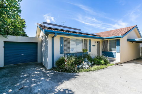 Beachfront Cottages Torquay - Accommodation Cairns 2