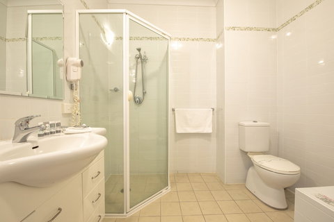 Warners At The Bay - Accommodation Cairns 3