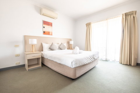 Warners At The Bay - Accommodation Cairns 6