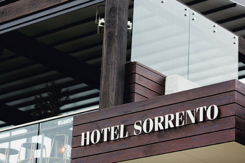 Hotel Sorrento - Accommodation Cairns 1