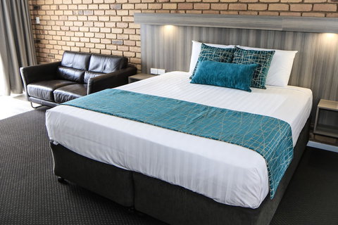 Central Motor Inn - Accommodation Cairns 3