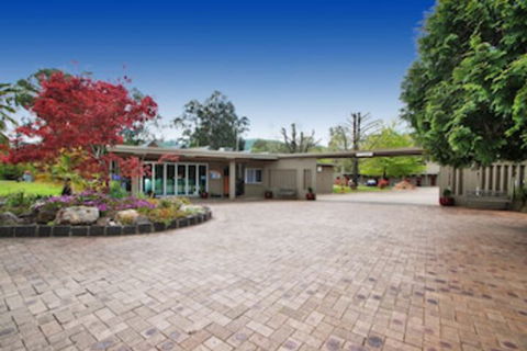 Bright Motor Inn - Accommodation Cairns 0