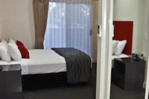 Swagsman Motel Miles - Accommodation Cairns 4