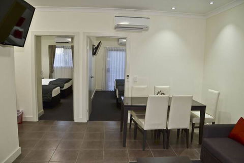 Swagsman Motel Miles - Accommodation Cairns 2