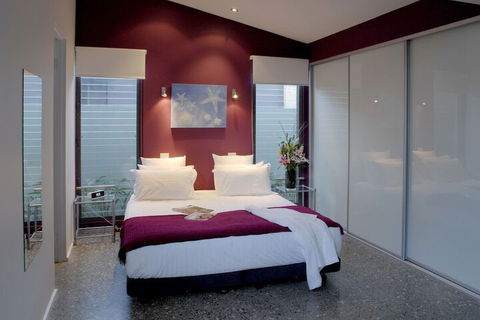 By The Beach B&B And Apartments - Accommodation Cairns 5