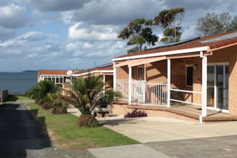 Walters Holiday Flats - Accommodation Cairns 0