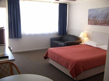 Beach Motel Woolgoolga - Accommodation Cairns 2